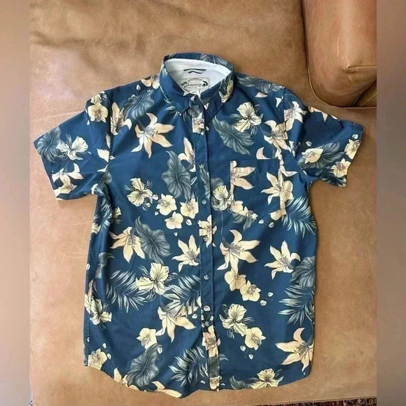 Island Classics Other - Island Classics Seapointe Collared Button Up Hawaiian Shirt Medium